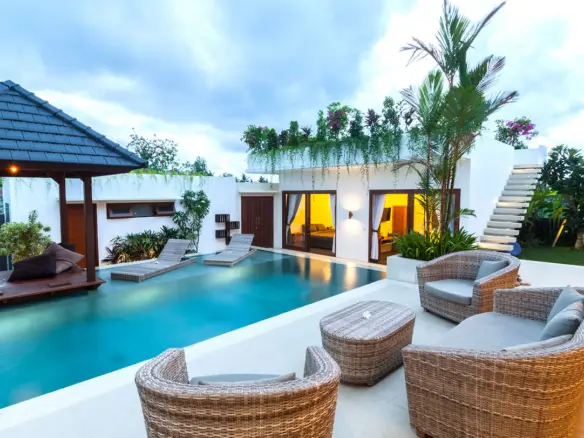 Villa with pool